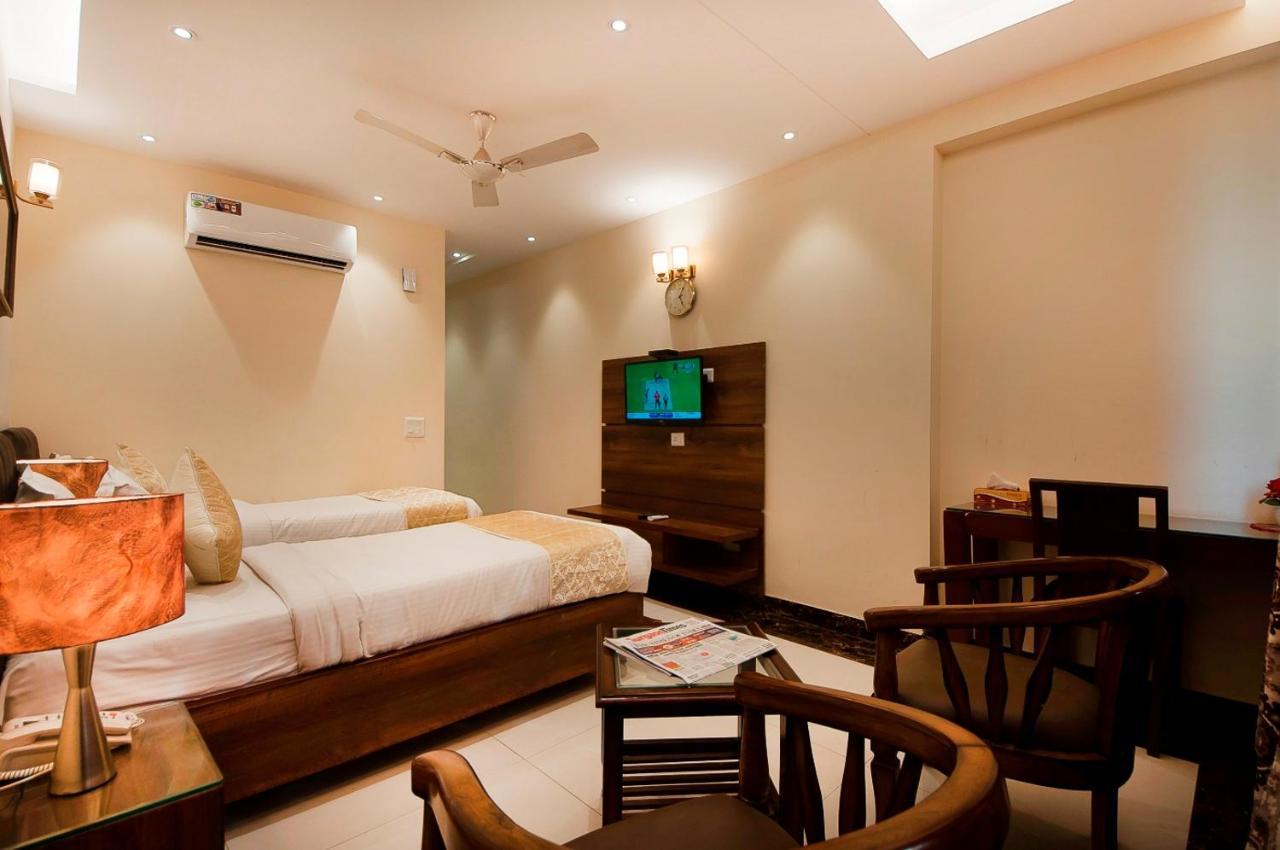 Imperial Apartments Huda City Gurgaon Dış mekan fotoğraf