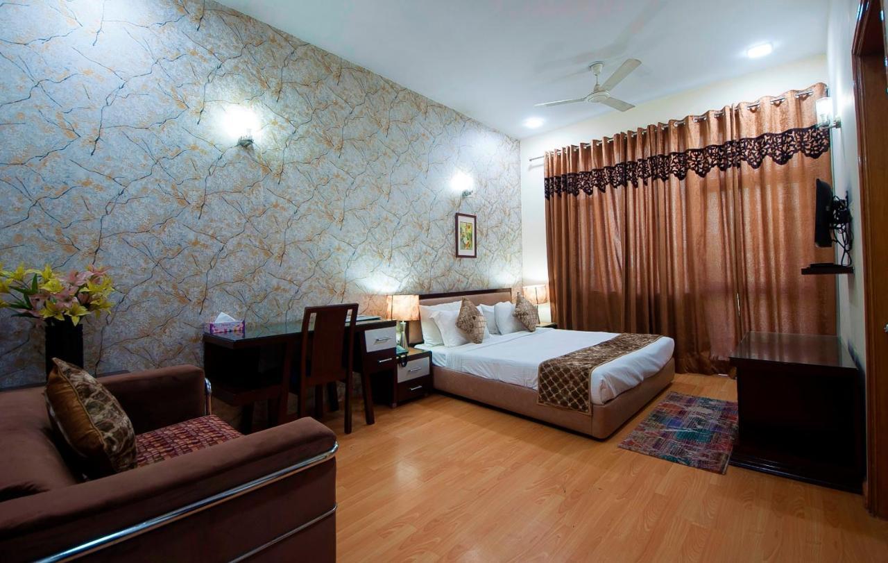 Imperial Apartments Huda City Gurgaon Dış mekan fotoğraf