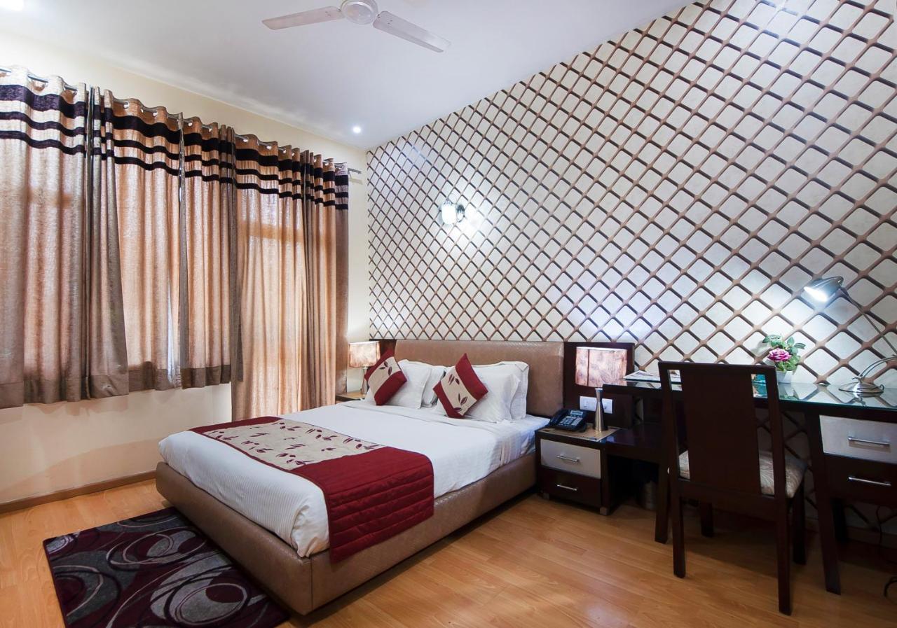 Imperial Apartments Huda City Gurgaon Dış mekan fotoğraf